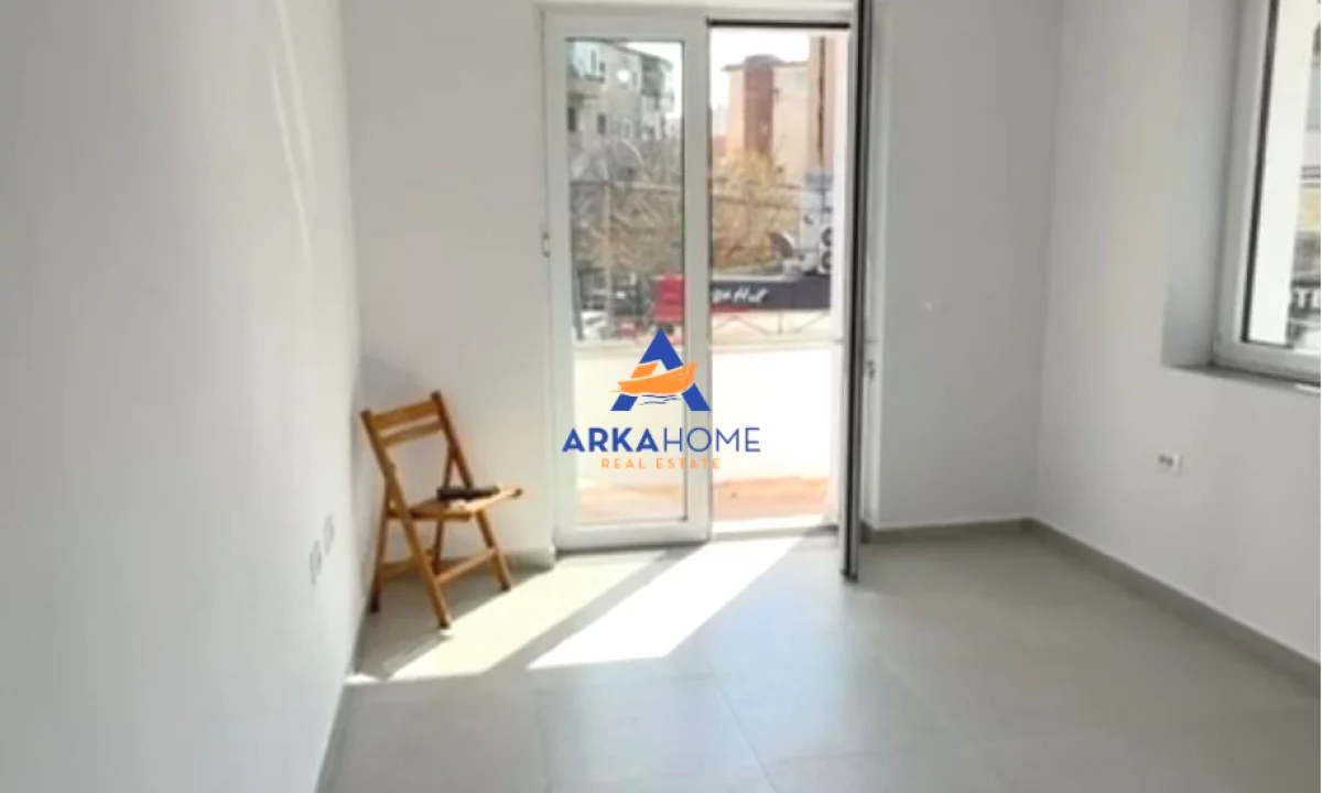 JEPET AMBIENT PER ZYRE ME QERA 72M2 "RRUGA HYSEN DALLIU" 1000 EURO