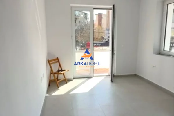 Ambient biznesi me qera 1+1 ne Tirane - 1,000 Euro