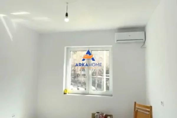 JEPET AMBIENT PER ZYRE ME QERA 72M2 "RRUGA HYSEN DALLIU" 1000 EURO