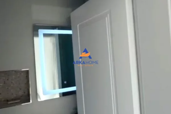 JEPET AMBIENT PER ZYRE ME QERA 72M2 "RRUGA HYSEN DALLIU" 1000 EURO
