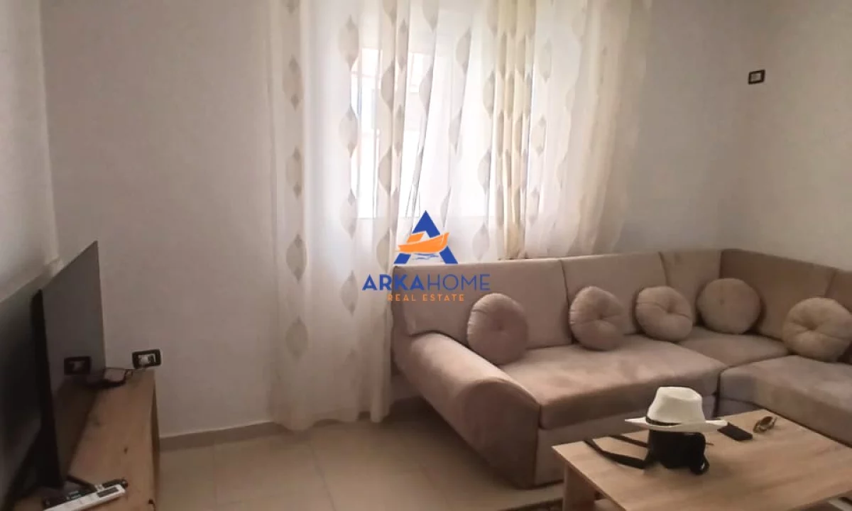 Shtepi me qera Apartament ne Tirane, 1+1, Mobilimi E mobiluar, Pagesa 639  Euro.
