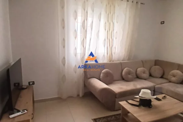 JEPET ME QIRA APARTAMENT 1+1+VERANDE "RRUGA FORTUZI" 60.000 LEKE