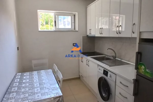 Shtepi me qera Apartament ne Tirane, 1+1, Mobilimi E mobiluar, Pagesa 639  Euro.