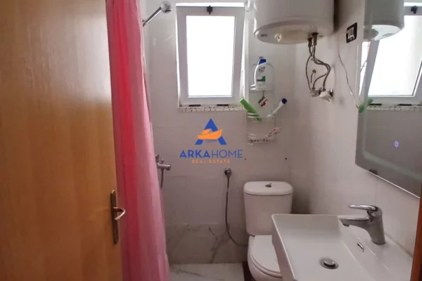 Shtepi me qera Apartament ne Tirane, 1+1, Mobilimi E mobiluar, Pagesa 639  Euro.