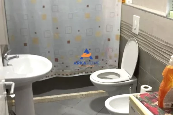 Shtepi me qera Apartament ne Tirane, 1+1, Mobilimi E mobiluar, Pagesa 479  Euro.