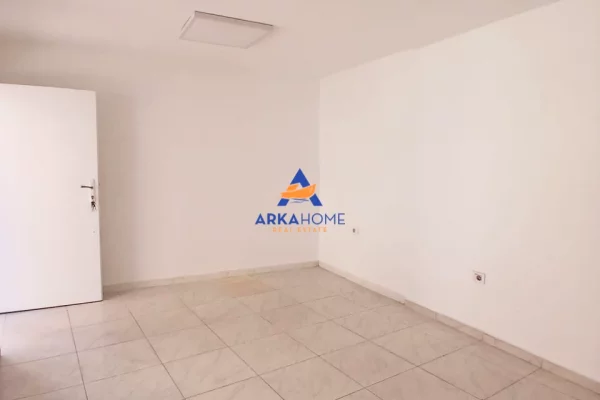 Ambient biznesi me qera 1+1 ne Tirane - 533 Euro