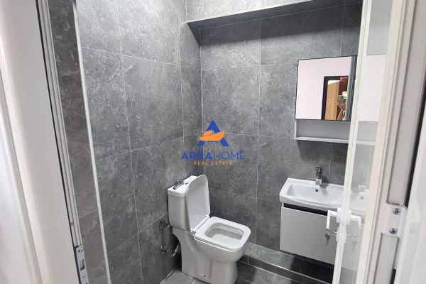 JEPET AMBIENT BIZNESI ME QERA 125M2 "PRANE BULEVARDIT BAJRAM CURRI, AFER KARBURANT KASTRATIT" 100000