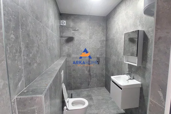 JEPET AMBIENT BIZNESI ME QERA 125M2 "PRANE BULEVARDIT BAJRAM CURRI, AFER KARBURANT KASTRATIT" 100000