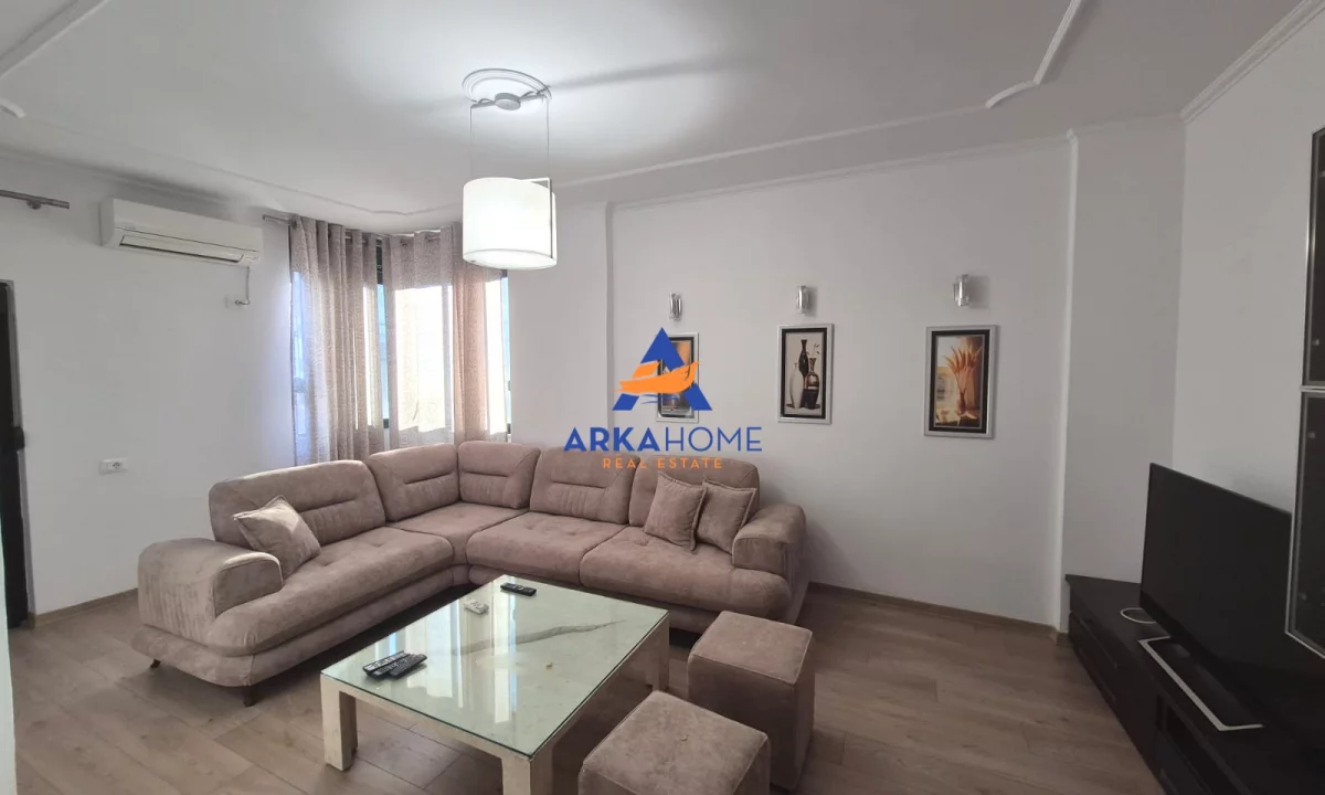 Shtepi me qera Apartament ne Tirane, 1+1, Mobilimi E mobiluar, Pagesa 1,000  Euro.