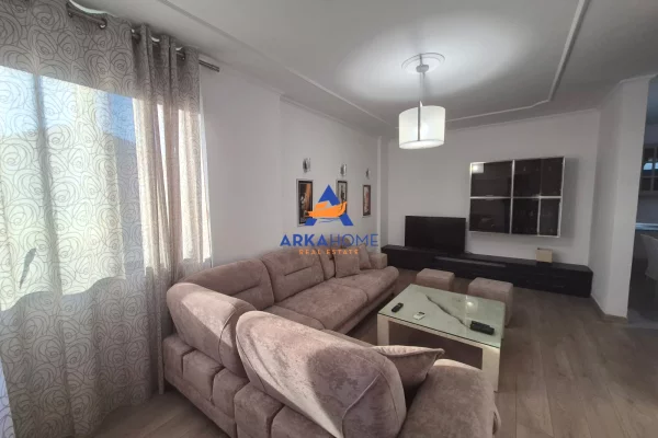 Shtepi me qera Apartament ne Tirane, 1+1, Mobilimi E mobiluar, Pagesa 1,000  Euro.