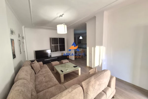 Shtepi me qera Apartament ne Tirane, 1+1, Mobilimi E mobiluar, Pagesa 1,000  Euro.