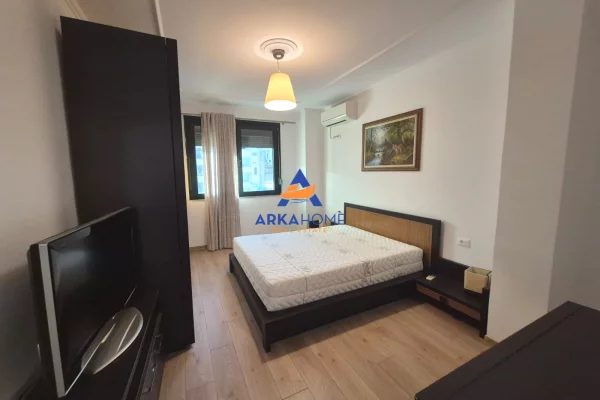 Shtepi me qera Apartament ne Tirane, 1+1, Mobilimi E mobiluar, Pagesa 1,000  Euro.