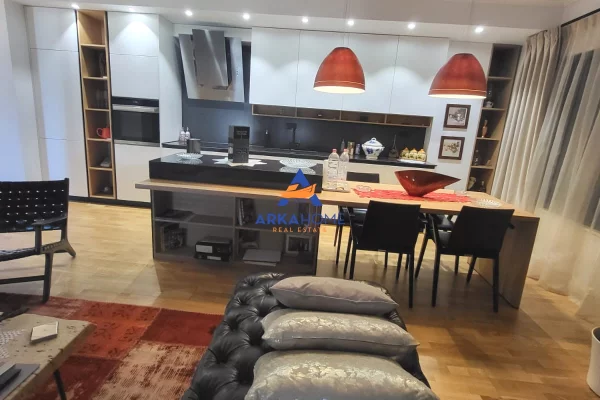 Shtepi me qera Apartament ne Tirane, 2+1, Mobilimi E mobiluar, Pagesa 1,000  Euro.