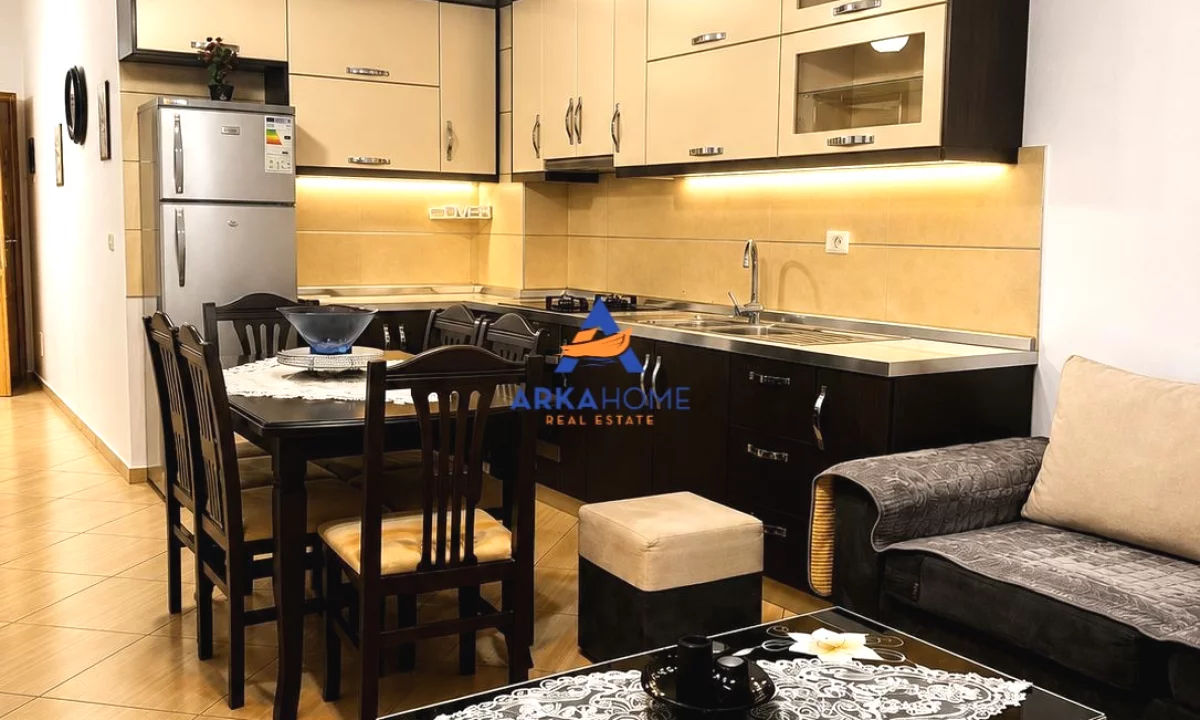 Shtepi me qera Apartament ne Tirane, 1+1, Mobilimi E mobiluar, Pagesa 447  Euro.