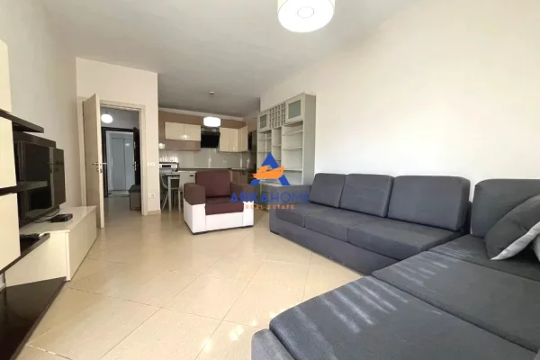Shtepi me qera 2+1 ne Tirane - 639 Euro