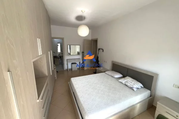 Shtepi me qera Apartament ne Tirane, 2+1, Mobilimi E mobiluar, Pagesa 639  Euro.