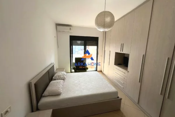 Shtepi me qera Apartament ne Tirane, 2+1, Mobilimi E mobiluar, Pagesa 639  Euro.
