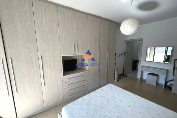 Shtepi me qera Apartament ne Tirane, 2+1, Mobilimi E mobiluar, Pagesa 639  Euro.