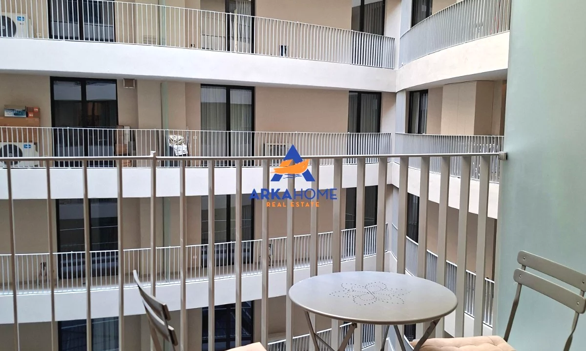 Shtepi me qera Apartament ne Tirane, 1+1, Mobilimi E mobiluar, Pagesa 2,100  Euro.