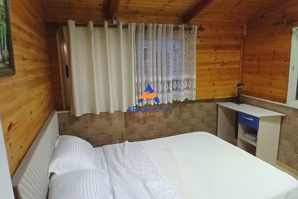 Shtepi me qera Apartament ne Tirane, 3+1, Mobilimi E mobiluar, Pagesa 1,066  Euro.