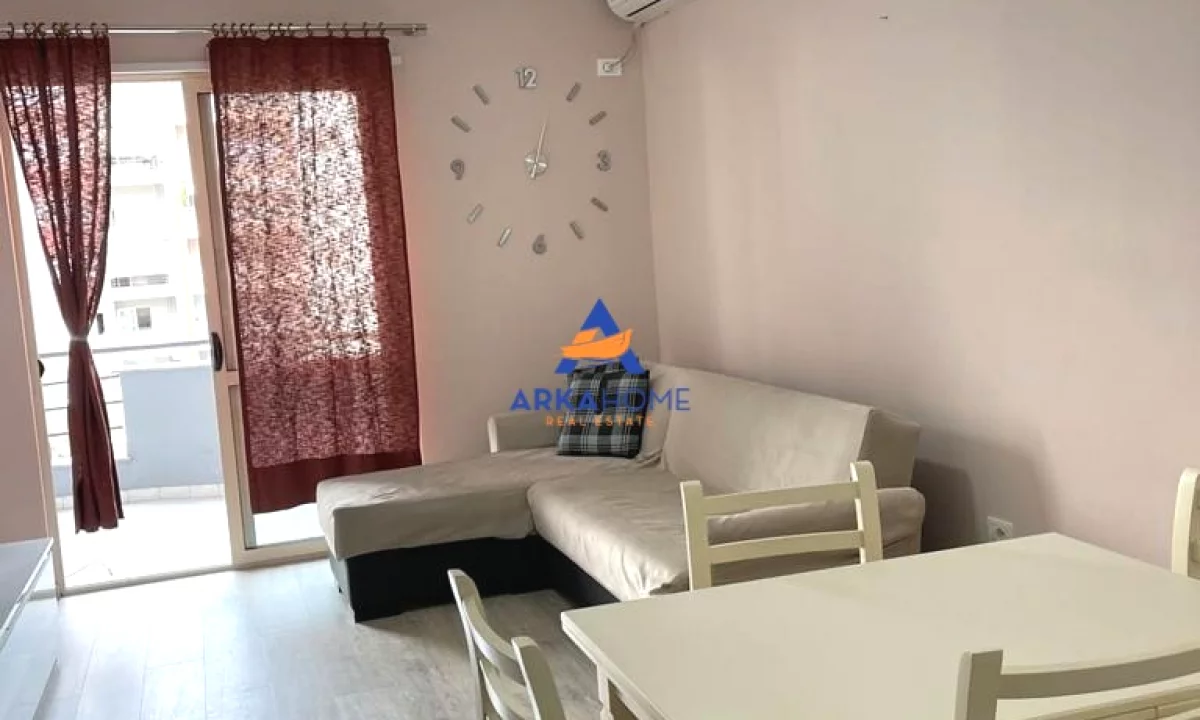 Shtepi me qera Apartament ne Tirane, 1+1, Mobilimi E mobiluar, Pagesa 600  Euro.