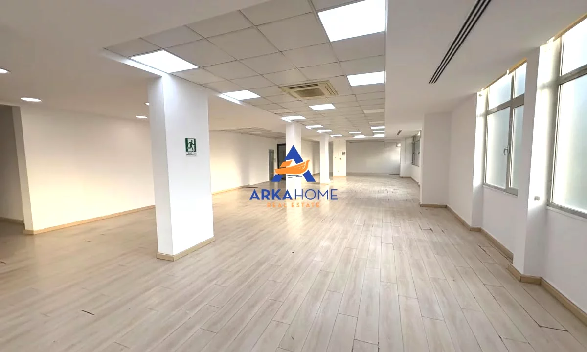 JEPET AMBJENT ME QERA 200M2 "FARMACIA 10" 200.000 LEKE