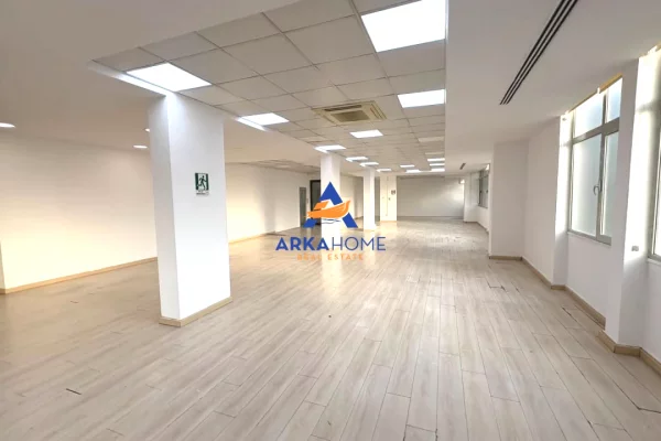 JEPET AMBJENT ME QERA 200M2 "FARMACIA 10" 200.000 LEKE
