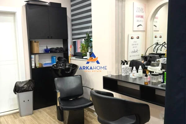 JEPET AMBIENT/SALLON 40M2 ME QERA "STADIUMI DINAMO" 50.000 LEKE