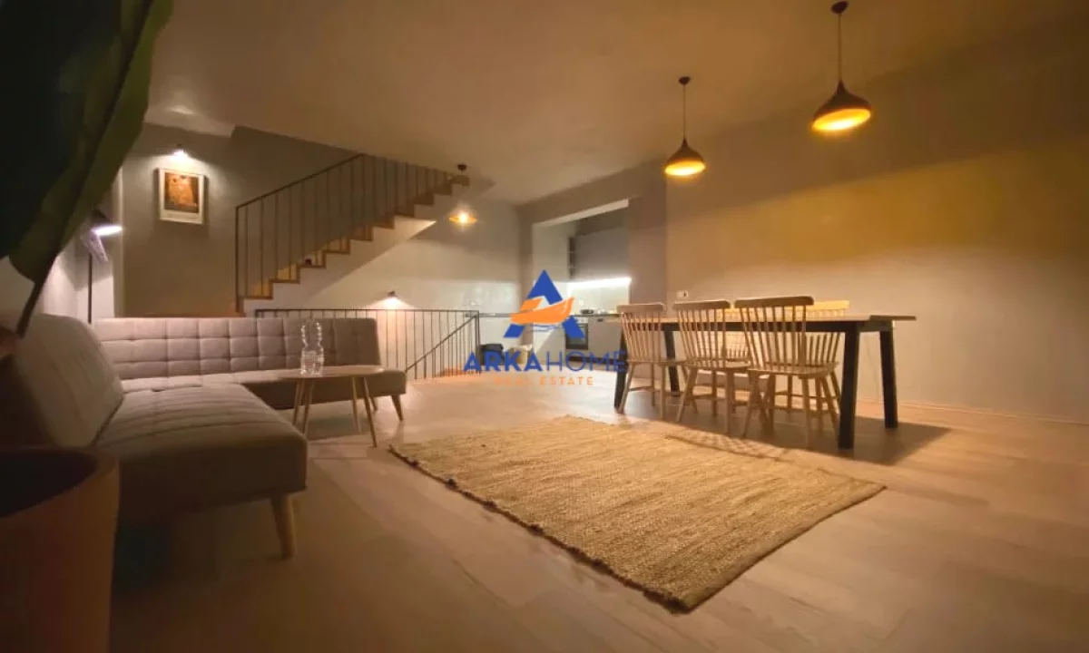 Shtepi me qera Duplex(shtepi me 2 kate) ne Tirane, 2+1, Mobilimi E mobiluar, Pagesa 1,200  Euro.
