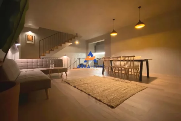 Shtepi me qera 2+1 ne Tirane - 1,200 Euro