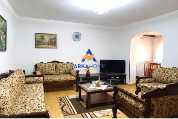 JEPET APARTAMENT 2+1 ME QERA "TEK PAZARI I RI" 60.000 LEKE