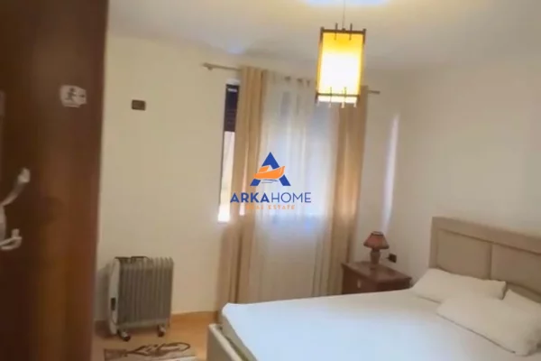 Shtepi me qera Apartament ne Tirane, 2+1, Mobilimi E mobiluar, Pagesa 639  Euro.