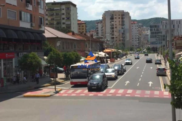 Shtepi me qera Apartament ne Tirane, 1+1, Mobilimi E mobiluar, Pagesa 692  Euro.
