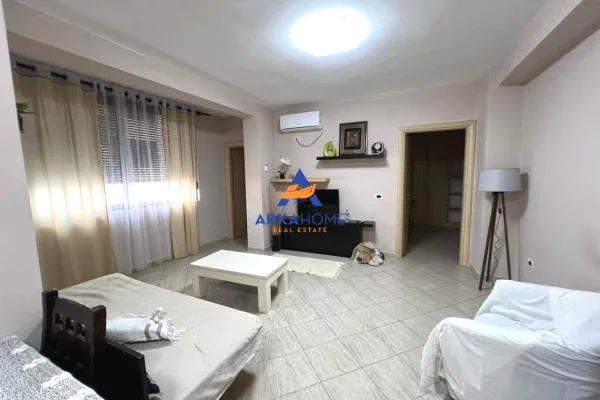 Shtepi me qera Apartament ne Tirane, 2+1, Mobilimi E mobiluar, Pagesa 724  Euro.