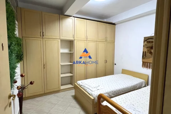 Shtepi me qera Apartament ne Tirane, 2+1, Mobilimi E mobiluar, Pagesa 724  Euro.