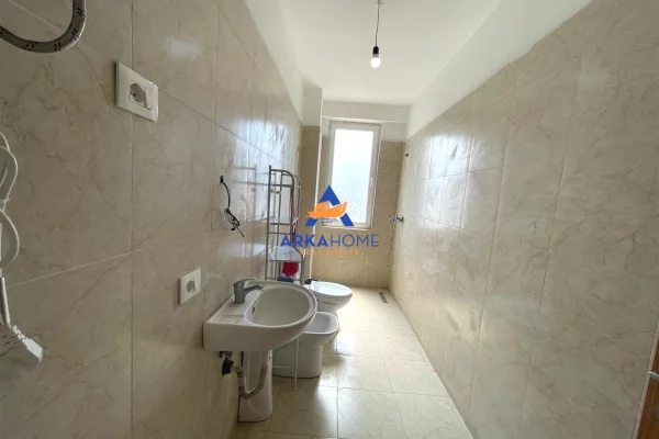 Shtepi me qera Apartament ne Tirane, 2+1, Mobilimi E mobiluar, Pagesa 426  Euro.