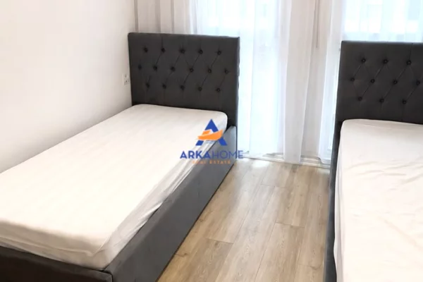 Shtepi me qera Apartament ne Tirane, 2+1, Mobilimi E mobiluar, Pagesa 586  Euro.