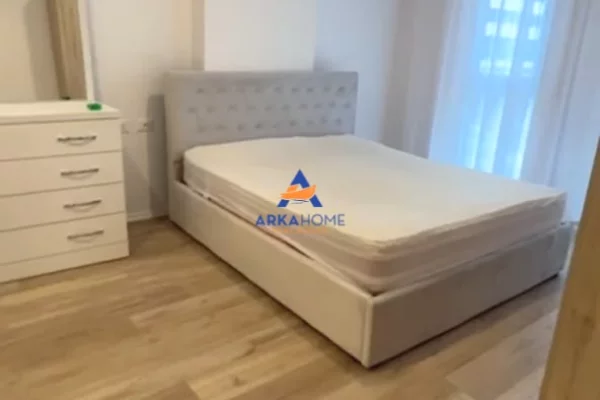 Shtepi me qera Apartament ne Tirane, 2+1, Mobilimi E mobiluar, Pagesa 586  Euro.