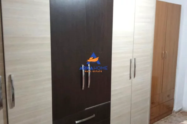 Shtepi me qera Apartament ne Tirane, 2+1, Mobilimi E mobiluar, Pagesa 428  Euro.