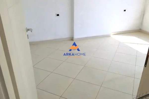Shtepi me qera Apartament ne Tirane, 2+1, Mobilimi E mobiluar, Pagesa 375  Euro.
