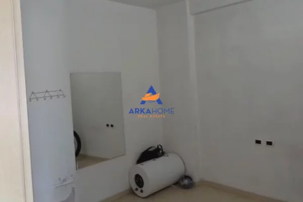 Shtepi me qera Apartament ne Tirane, 2+1, Mobilimi E mobiluar, Pagesa 375  Euro.