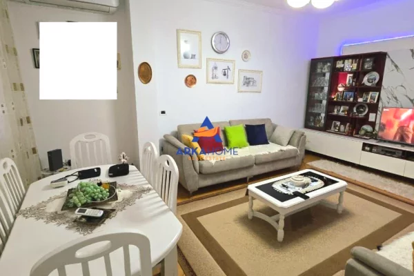 Shtepi ne shitje Apartament ne Tirane, 2+1, Mobilimi E mobiluar, Pagesa 250,000  Euro.