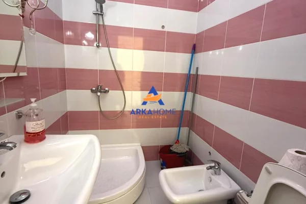 JEPET ZYRE/AMBIENT BIZNESI ME QERA 55M2 "KOMPLEKSI KIKA, KOMUNA E PARISIT" 550 EURO