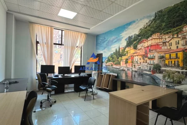 Ambient biznesi me qera 1+1 ne Tirane - 4,700 Euro