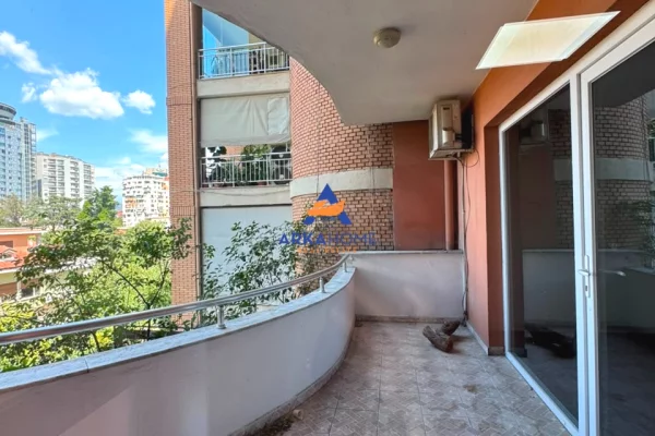 JEPET AMBIENT BIZNESI ME QERA 200M2 "ISH BLLOKU" 3200 EURO