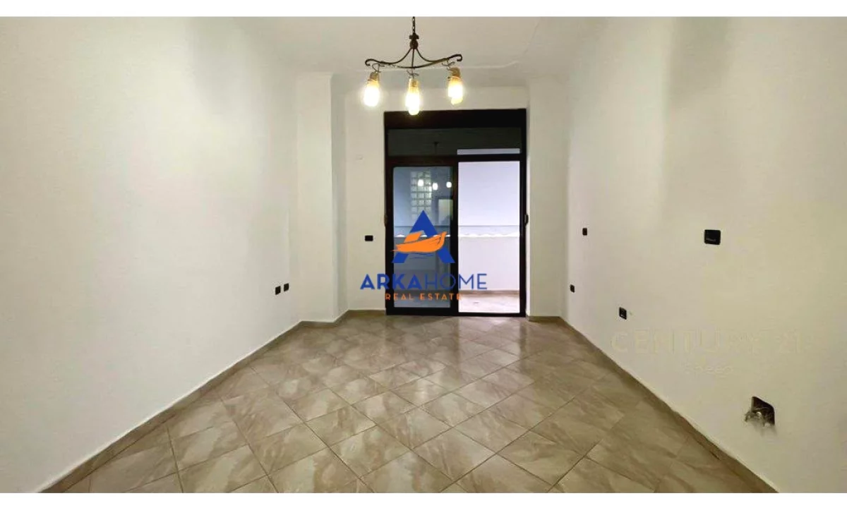 JEPET ME QIRA AMBIENT PER ZYRA 95M2 "KOMPLEKSI PANORAMA" 850 EURO