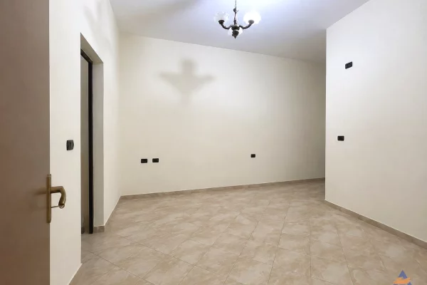 JEPET ME QIRA AMBIENT PER ZYRA 95M2 "KOMPLEKSI PANORAMA" 850 EURO