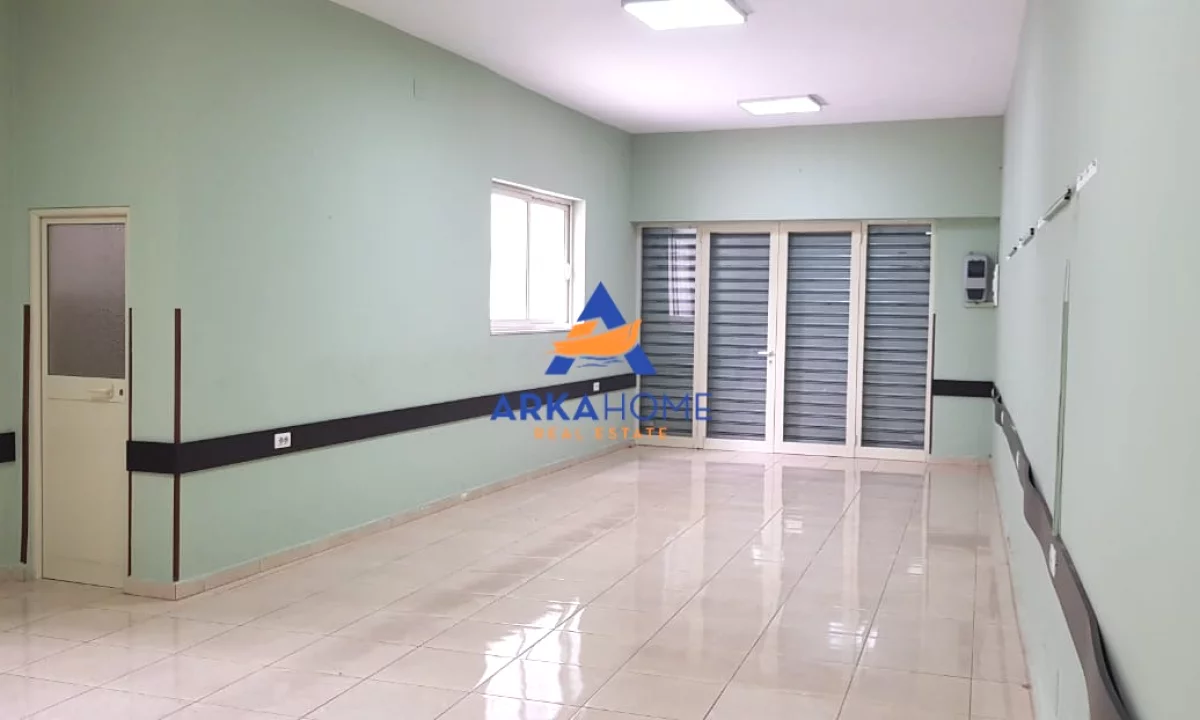 JEPET DYQAN ME QERA 100M2 "RRUGA BARDHYL" 100000 LEKE