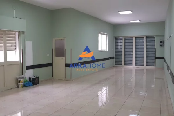 JEPET DYQAN ME QERA 100M2 "RRUGA BARDHYL" 100000 LEKE