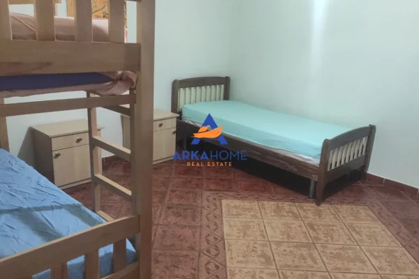 Shtepi me qera Apartament ne Tirane, 2+1, Mobilimi E mobiluar, Pagesa 550  Euro.